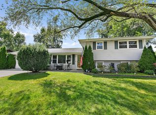 934 Cornell Ln, Schaumburg, IL 60193