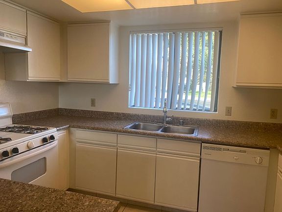 5th image of 32525 Canyon Vista Rd APT A