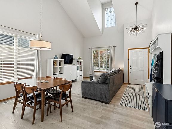 4th image of 3212 Red Fern Drive NW