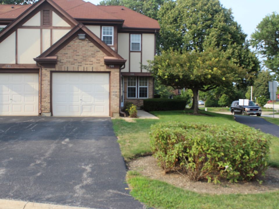 1st image of 308 Green Knoll Ln