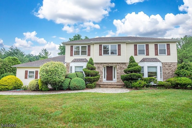 1st image of 34 Parkview Dr