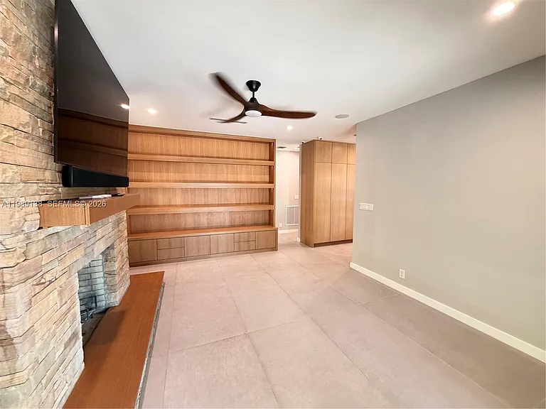 3200 NE 165th St — Photo 13