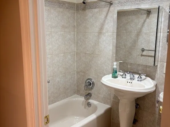 211 Thompson Street image 9 of 10