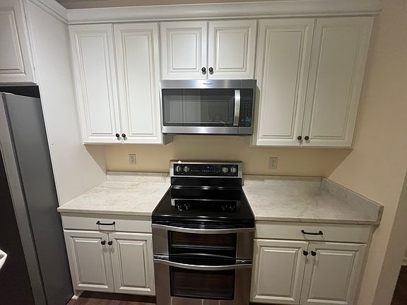 3rd image of 400 Vista Lake Dr APT 208