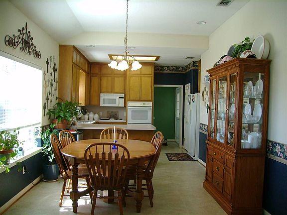 3rd image of 1725 Riverchase Ave