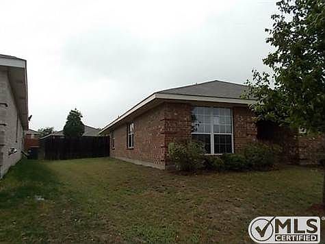 4th image of 613 Duke Dr