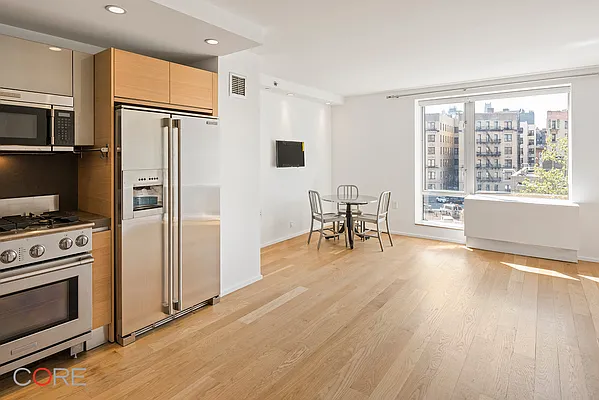 Rented by CORE | media 11