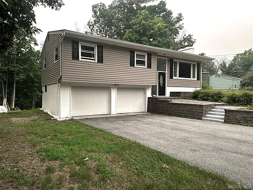 171 Roosevelt Rd Photo 1