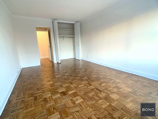 Rented by Bond New York | media 15