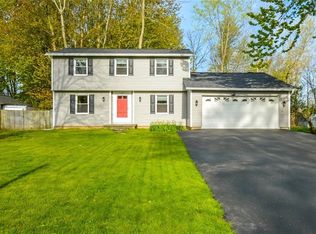 125 Selkirk Dr, Rochester, NY 14626