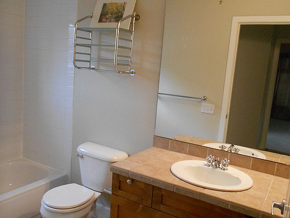 5th image of 123 Queen Anne Ave N APT 201