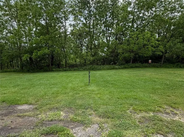 Victoria St, Youngstown, OH 44510