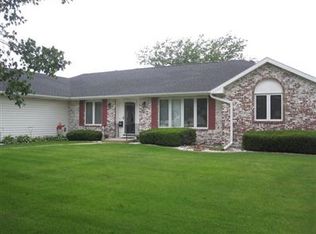 555 Willow Rd, Manteno, IL 60950