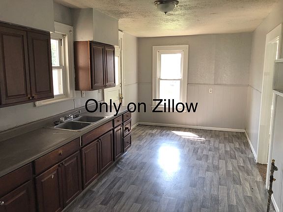 5th image of 3318 13th St SW