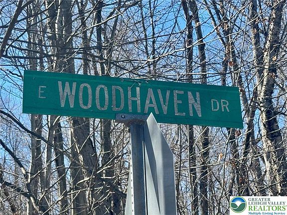 4th image of 14 Woodhaven Dr E