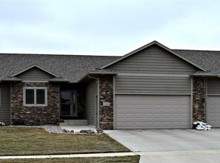 2165 S Silverpine Ct, Sioux Falls, SD 57110