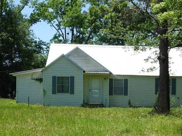 220 E Spruce St, Huntington, TX 75949