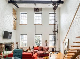 218 E 25th St #2, New York, NY 10010