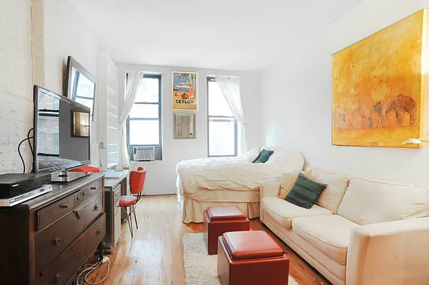 Rented by Town Residential | media 4