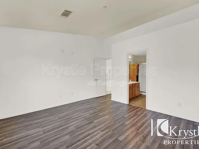 322 Clearpointe Dr — Photo 15