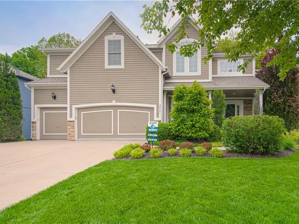 24301 W 80th Pl, Lenexa, KS 66227