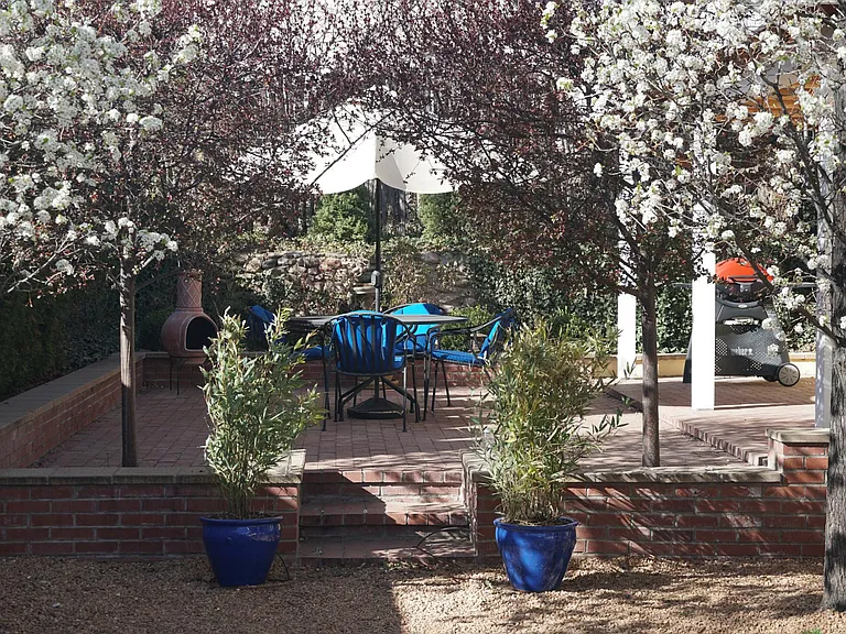 403 E Alameda St — Photo 3