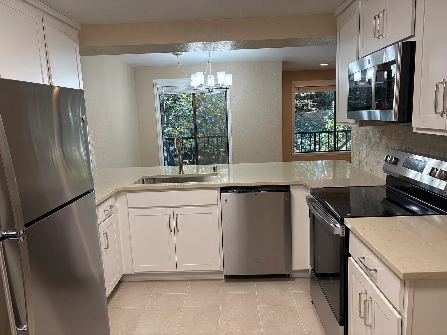 3 bed, 1145 sqft, $2,600 — Photo 1