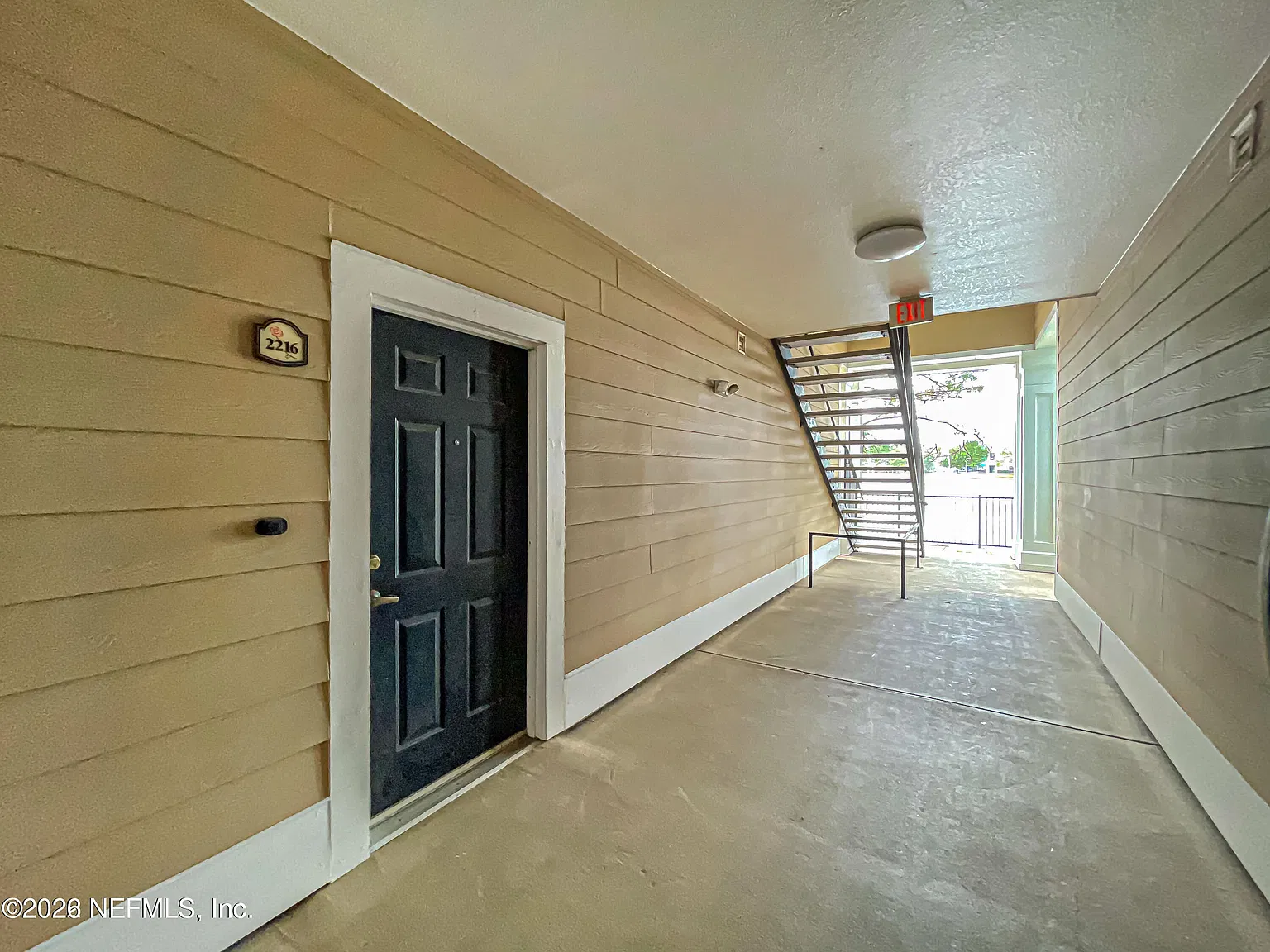 1 bed, 1.0 bath, 786 sqft, $1,450 — Photo 2