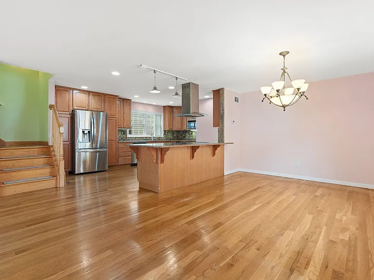 13 Humphrey Ave #1 — Photo 7