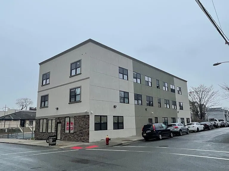 60 Carroll St — Photo 1
