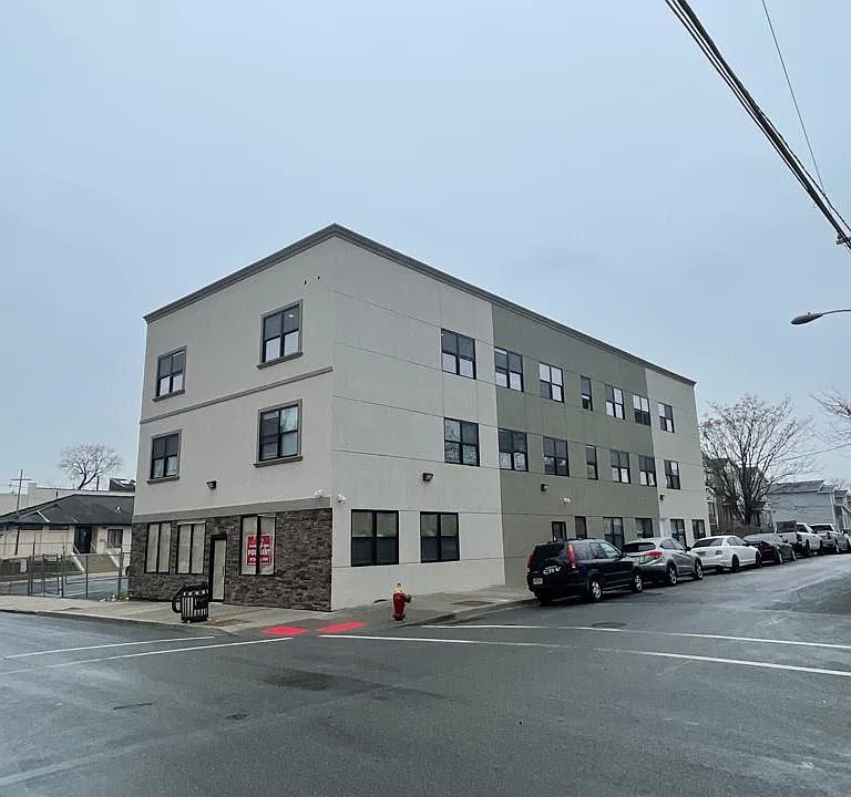 60 Carroll St