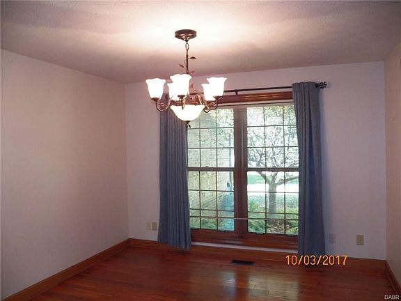 5th image of 1180 Blue Jay Dr
