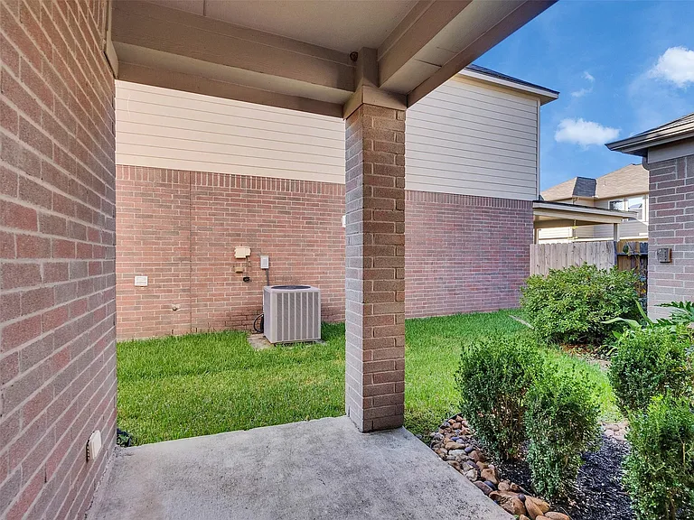 9915 Valance Way — Photo 31