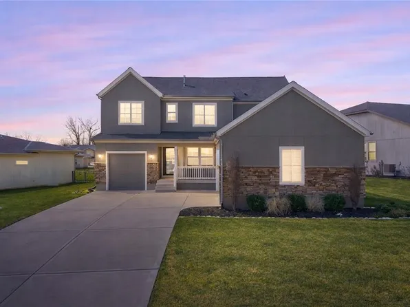 8200 N Sycamore Ave, Kansas City, MO 64158