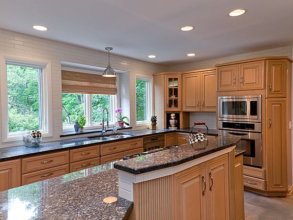 4th image of 7 Pondview Dr