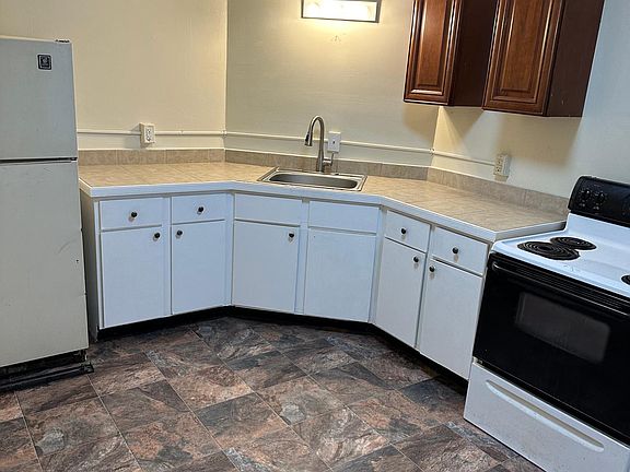 4th image of 1809 Regina St #2