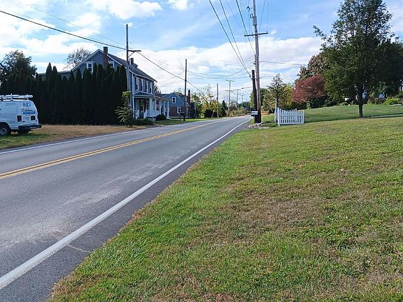 4th image of 813 Bangor Rd