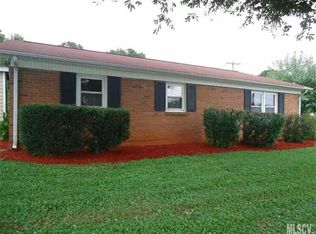 524 7th St SW, Hickory, NC 28602