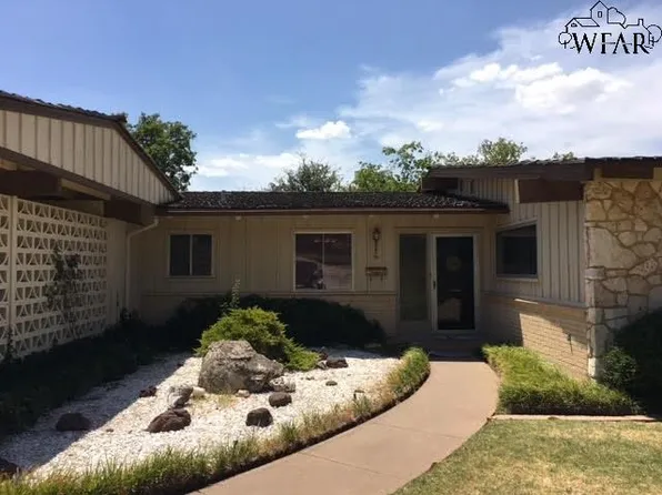 4 Rockcliff Cir, Wichita Falls, TX 76309