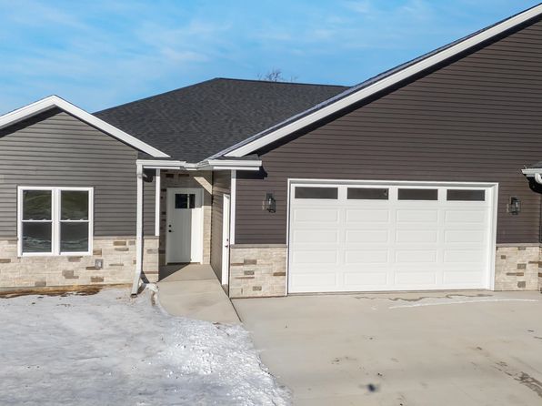 208 W National Ave, Brillion, WI 54110