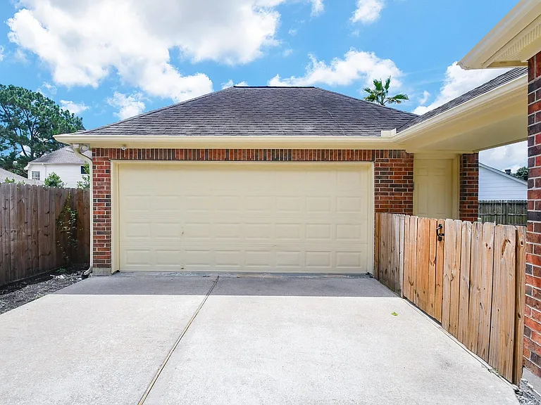 20735 Park Pine Dr — Photo 47