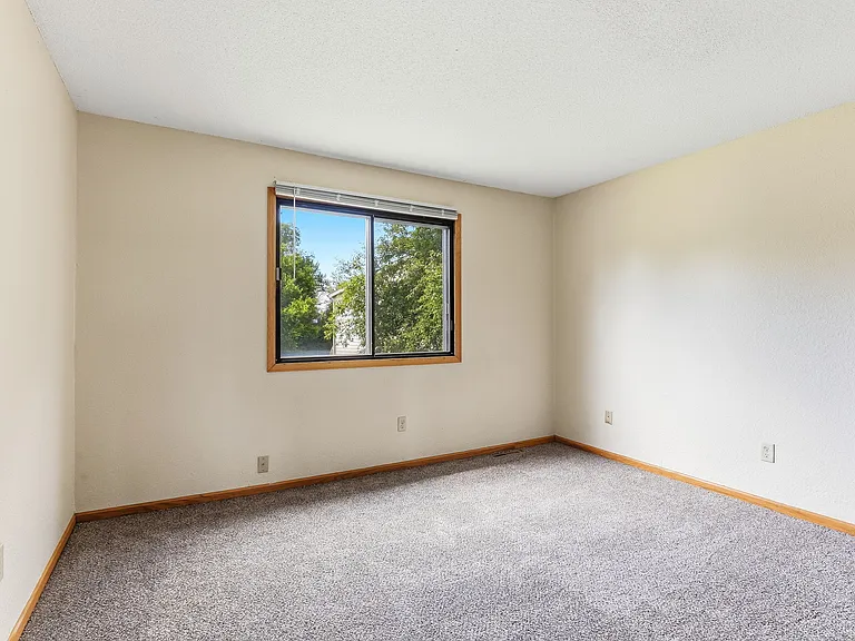 Victoria Townhomes — Photo 19