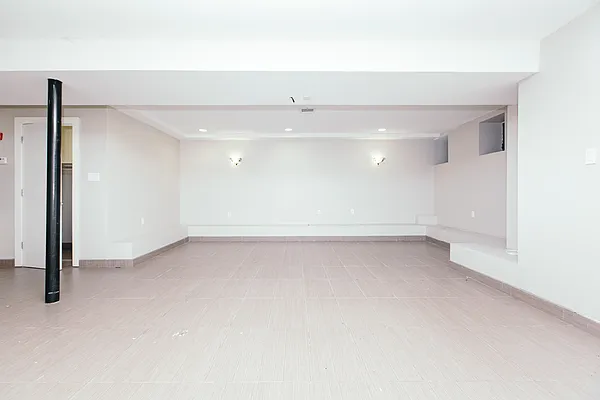 Rented by Nooklyn NYC LLC | media 9