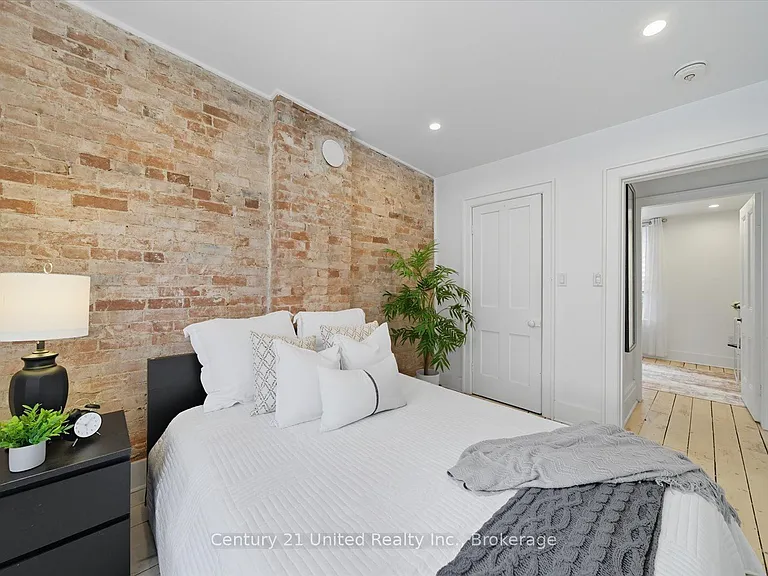 11 Bramley St N — Photo 31