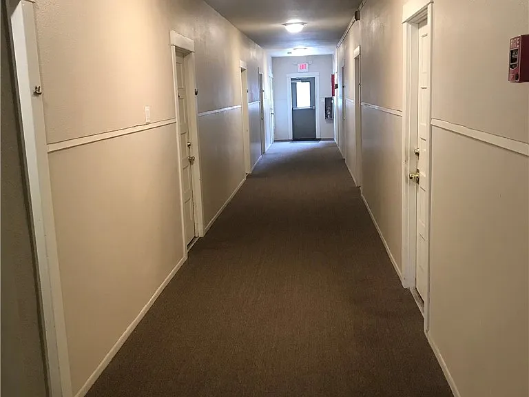 2148 E St — Photo 2