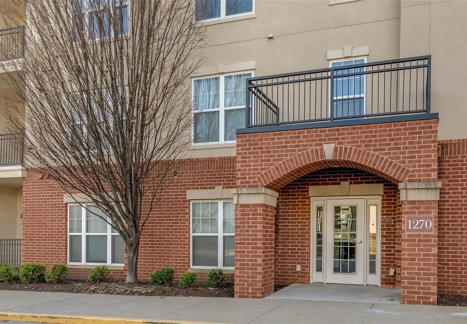 1 bed, 952 sqft, $1,750 — Photo 1