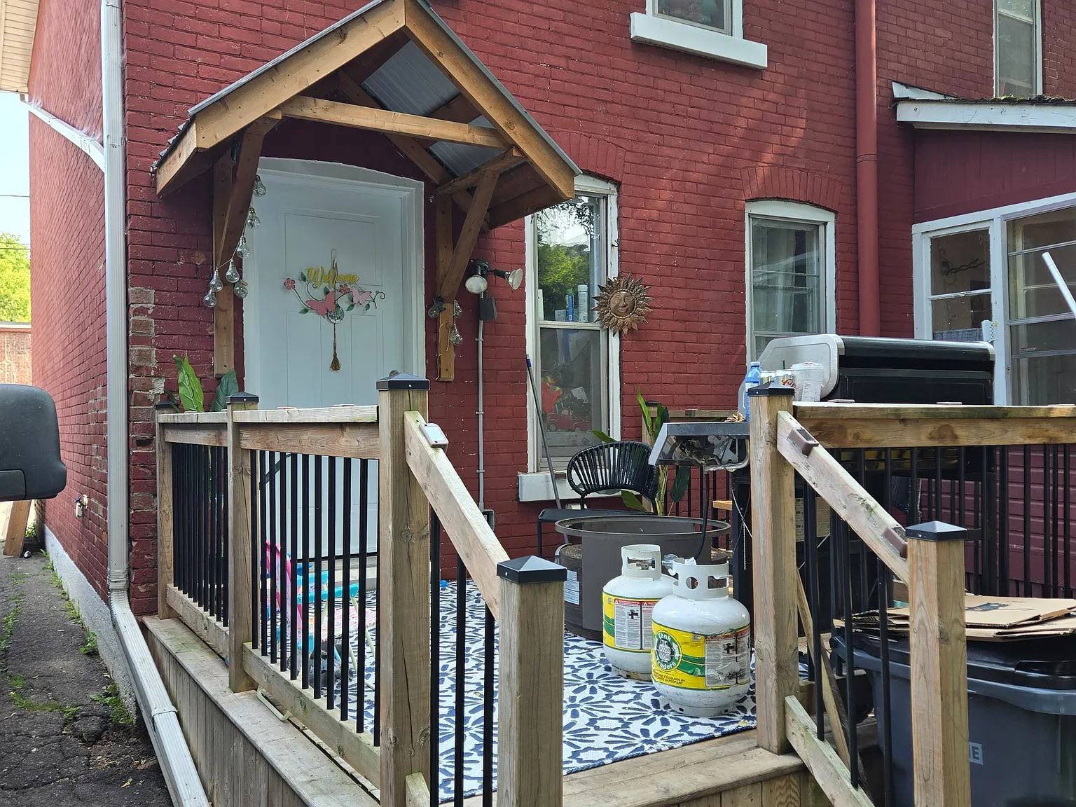 3 bed, $2,000 — Photo 2