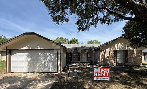2706 Lakebriar St Photo 1