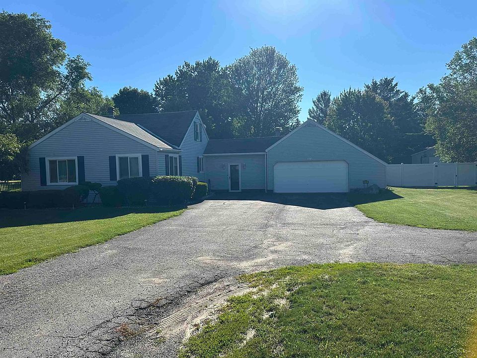 1st image of 214 N Hemlock Rd