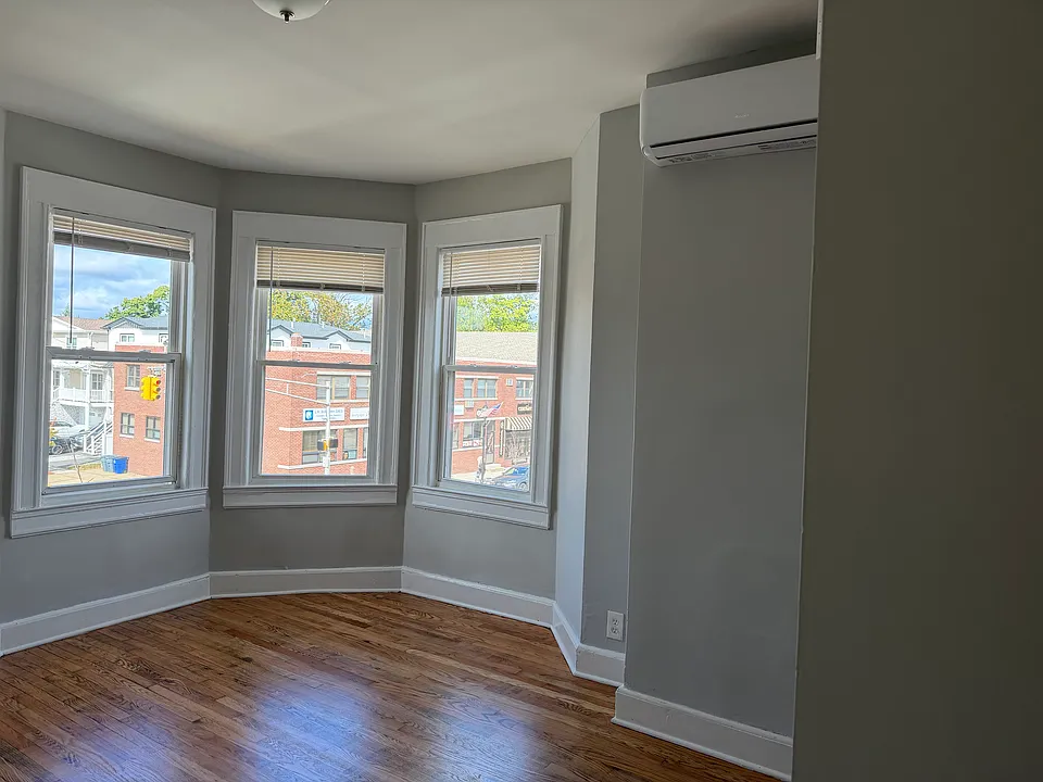 202 Kipp Ave #2
